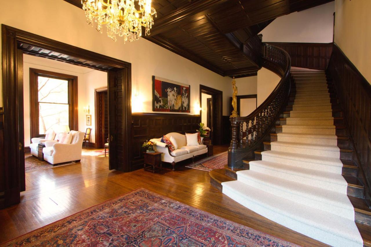 Louisville Bourbon Inn Luaran gambar
