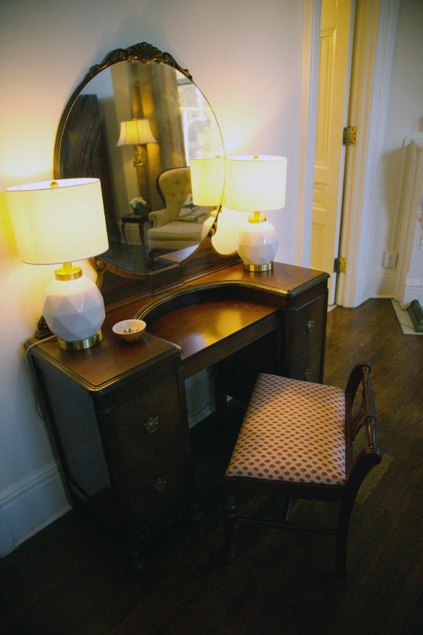 Louisville Bourbon Inn Luaran gambar