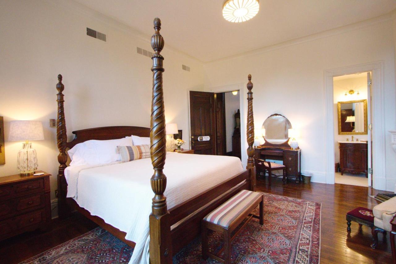 Louisville Bourbon Inn Bilik gambar