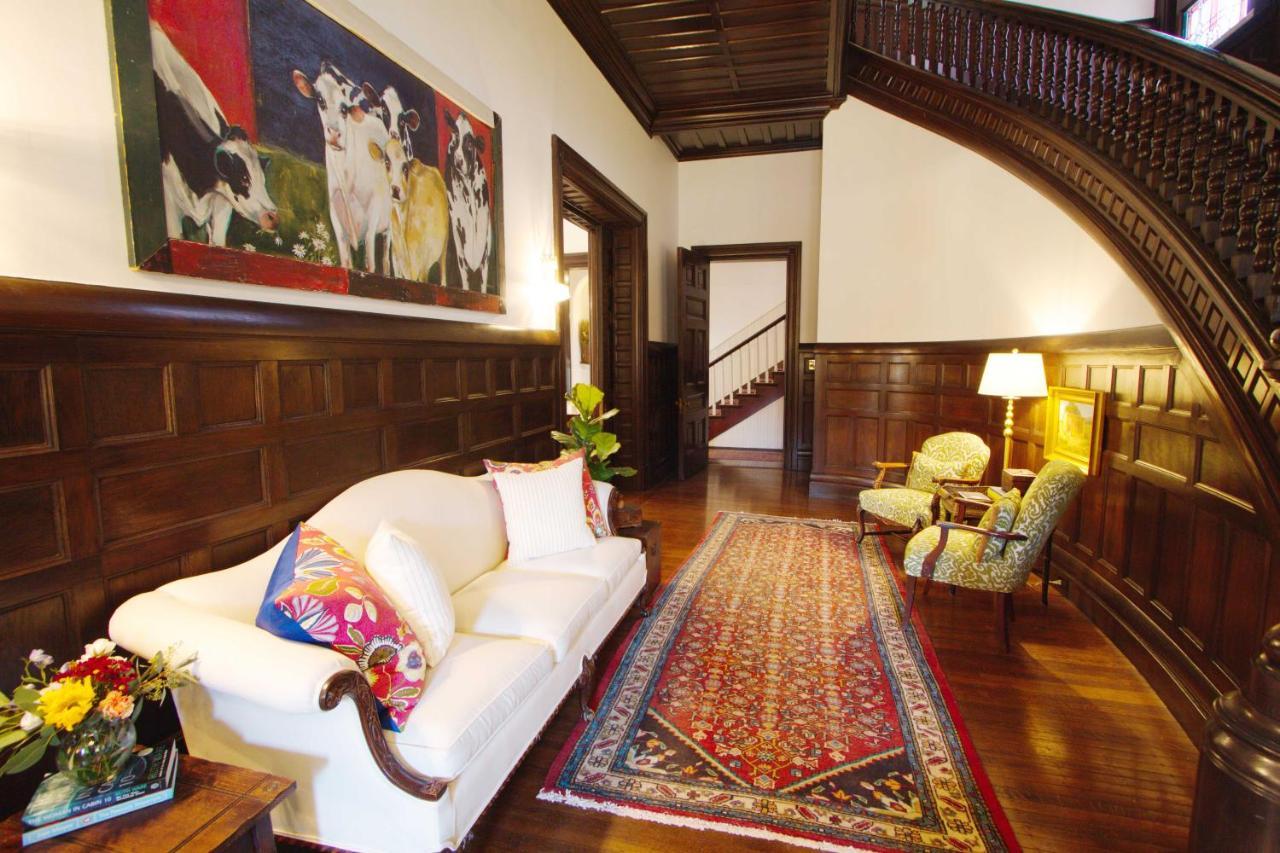 Louisville Bourbon Inn Luaran gambar